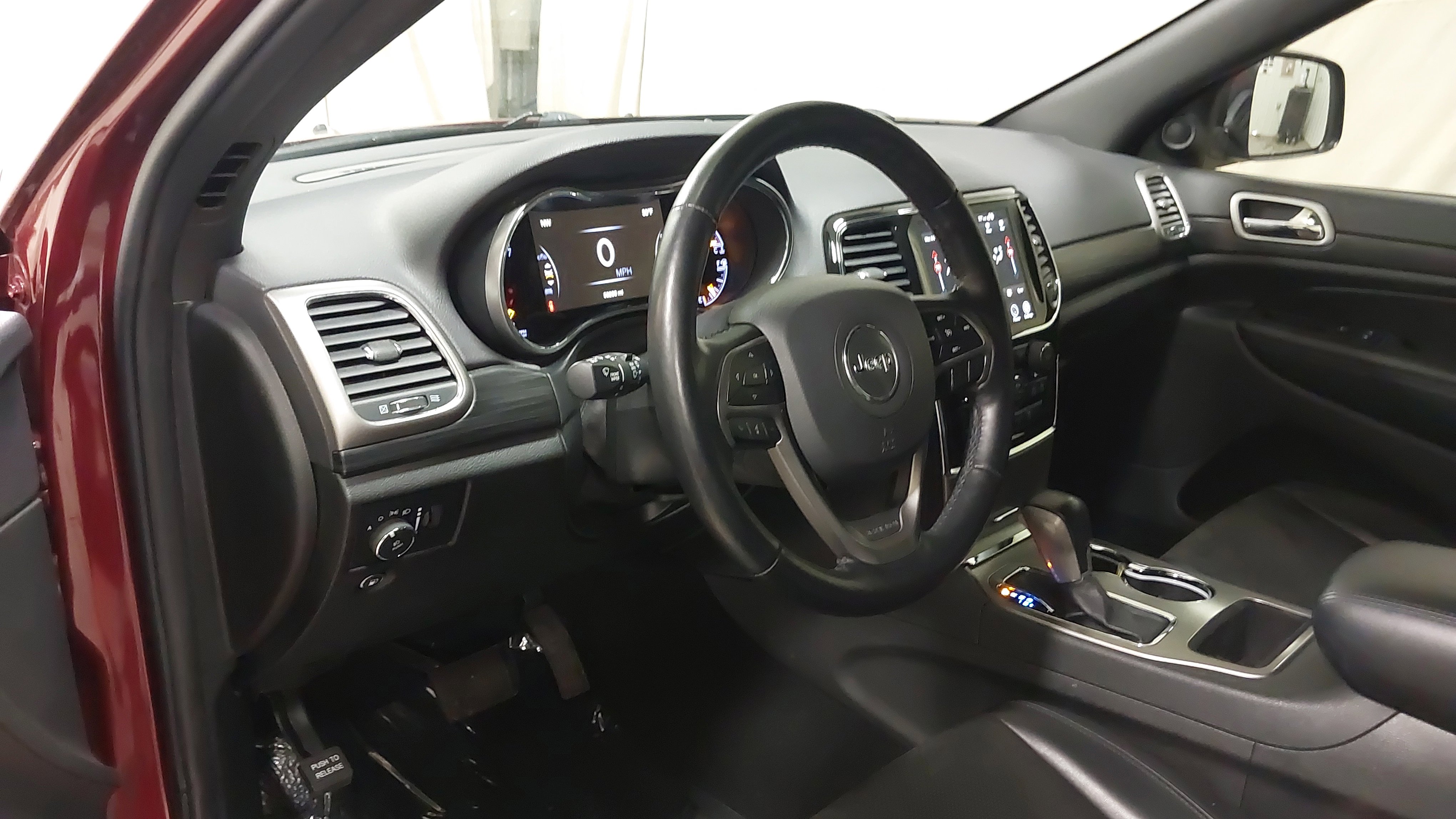 Used 2021 Jeep Grand Cherokee Laredo X image 17