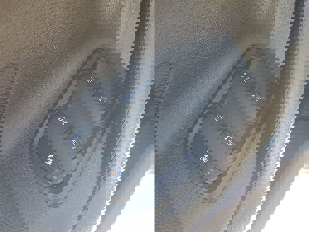 Used 2018 Ford Fiesta SE image 18