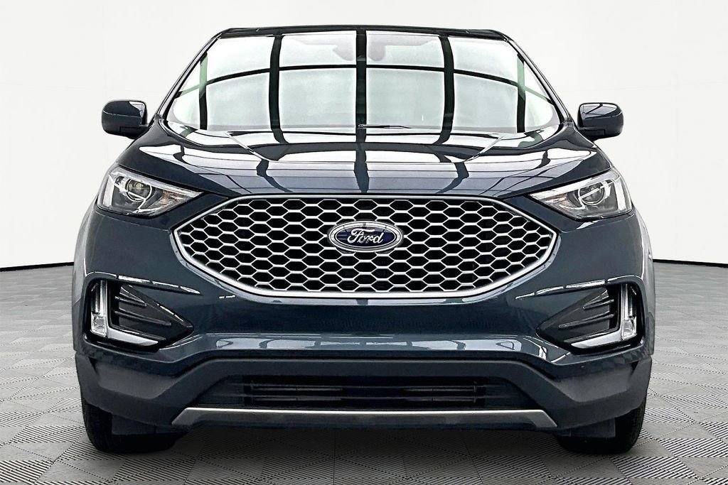 Certified 2023 Ford Edge SEL w/ Convenience Package AWD/4WD image 3