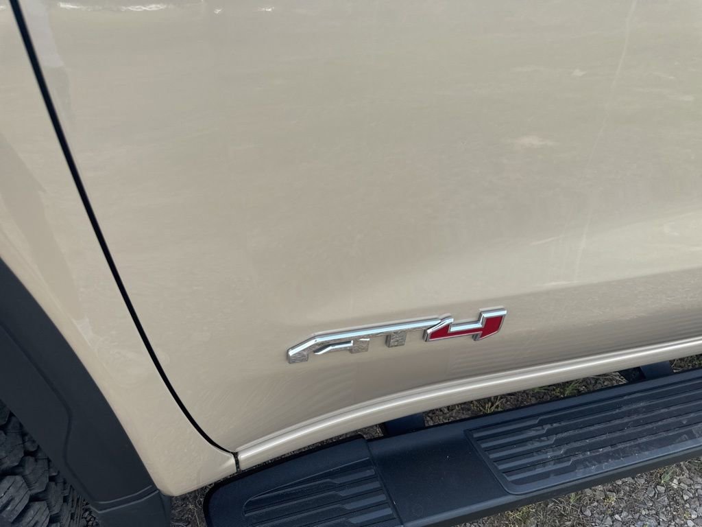 Used 2023 GMC Sierra 1500 AT4 w/ AT4 Preferred Package image 11