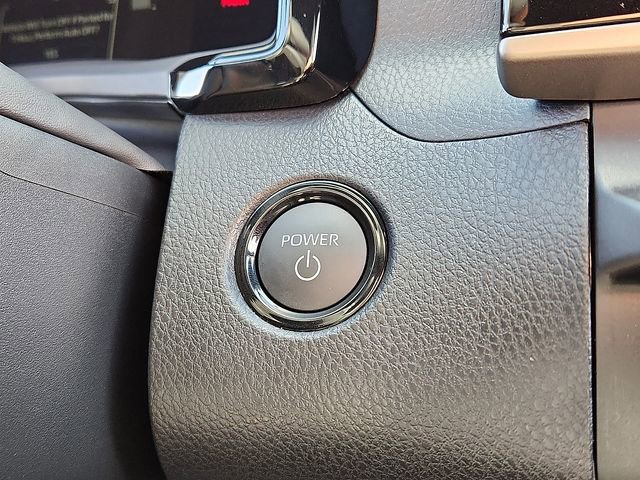 Used 2025 Toyota Camry SE w/ Convenience Package image 22