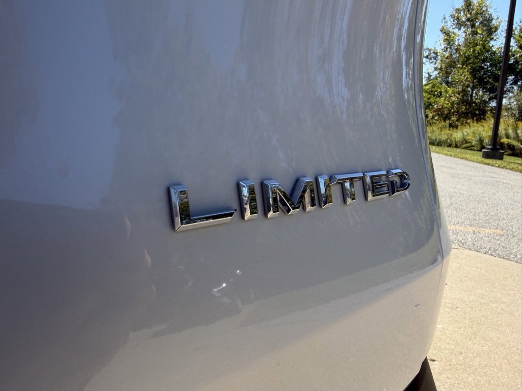 Certified 2025 Toyota Grand Highlander AWD image 32