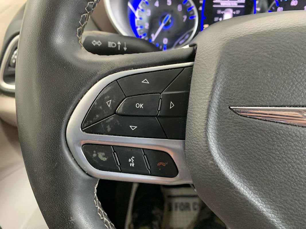 Used 2023 Chrysler Voyager LX image 39