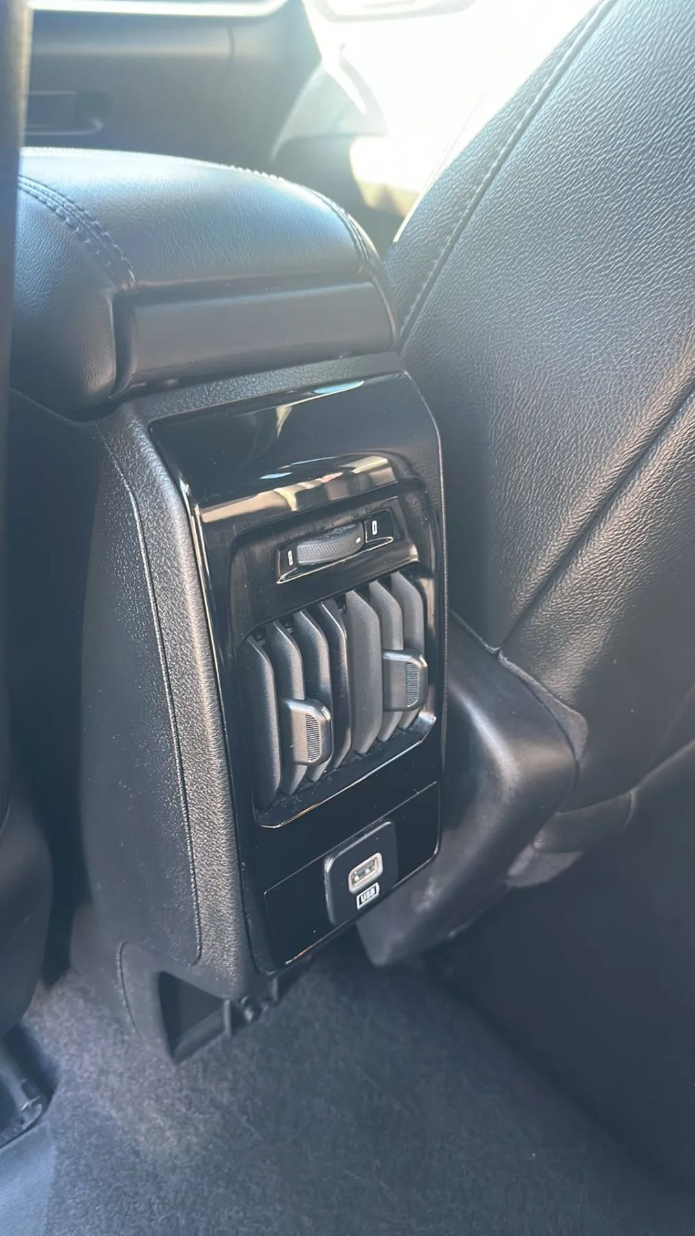 Used 2024 Jeep Compass Latitude image 19