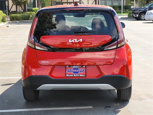 Used 2023 Kia Soul LX image 6