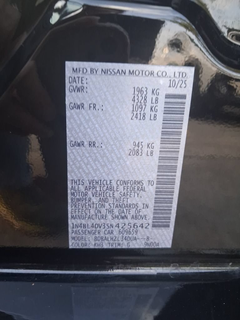 Used 2025 Nissan Altima 2.5 SV FWD image 3
