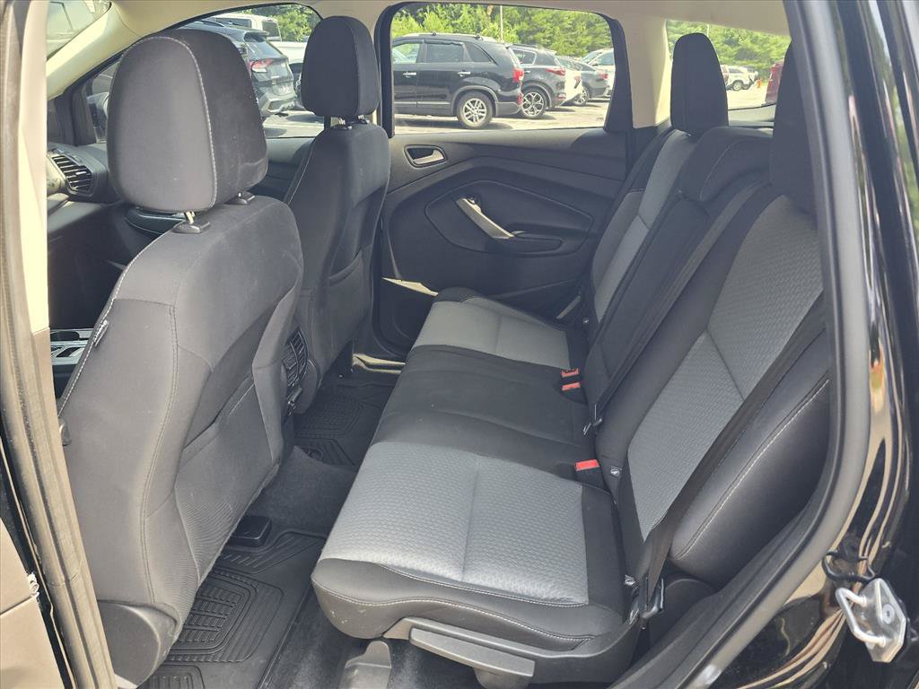 Used 2017 Ford Escape SE w/ SE Cold Weather Package FWD image 10