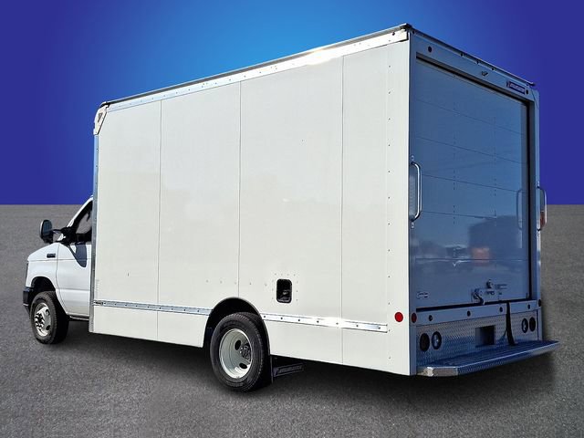 Used 2024 Ford E-450 and Econoline 450 Super Duty w/ Driver's Safety Package RWD image 6