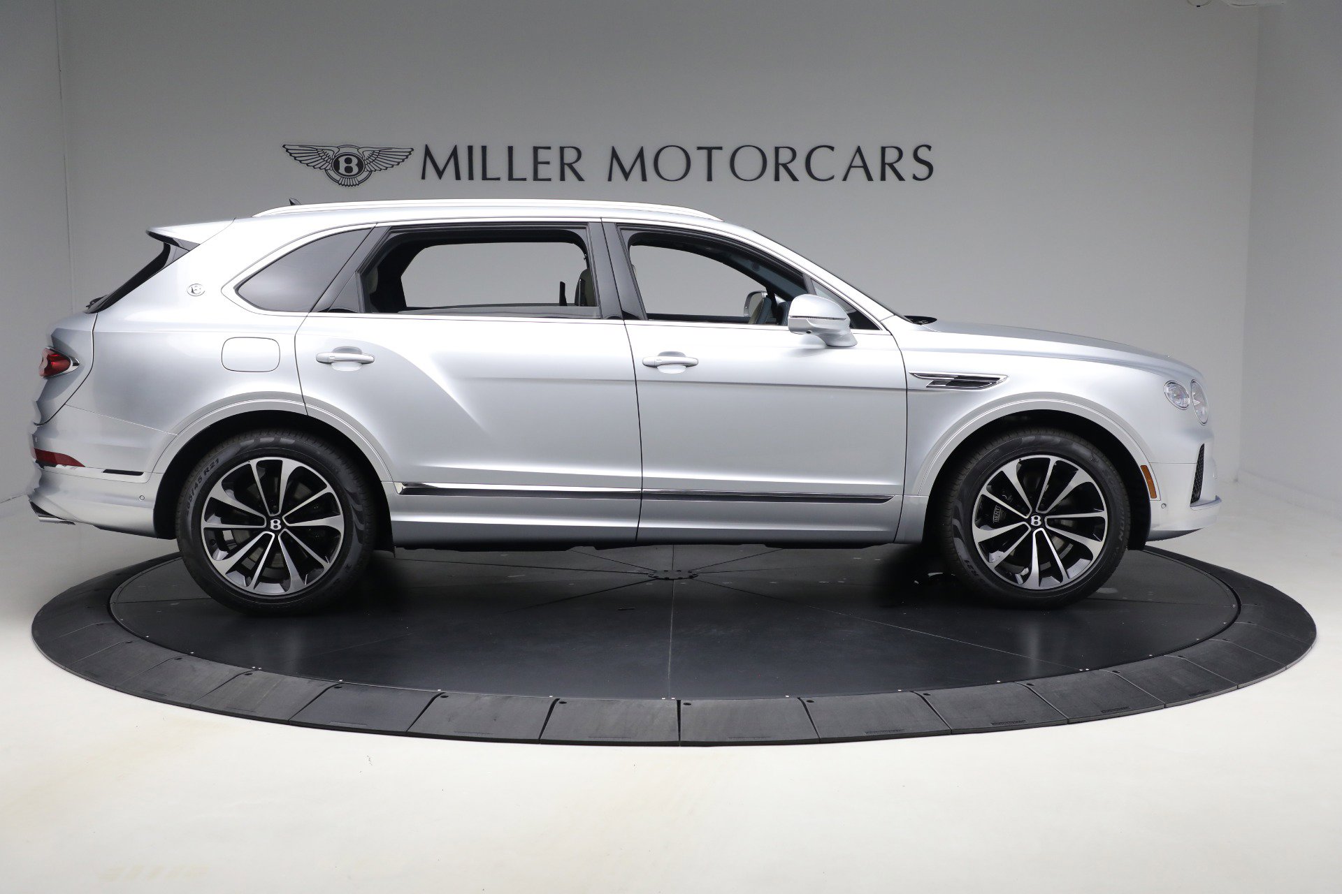 New 2025 Bentley Bentayga Extended Wheelbase image 6