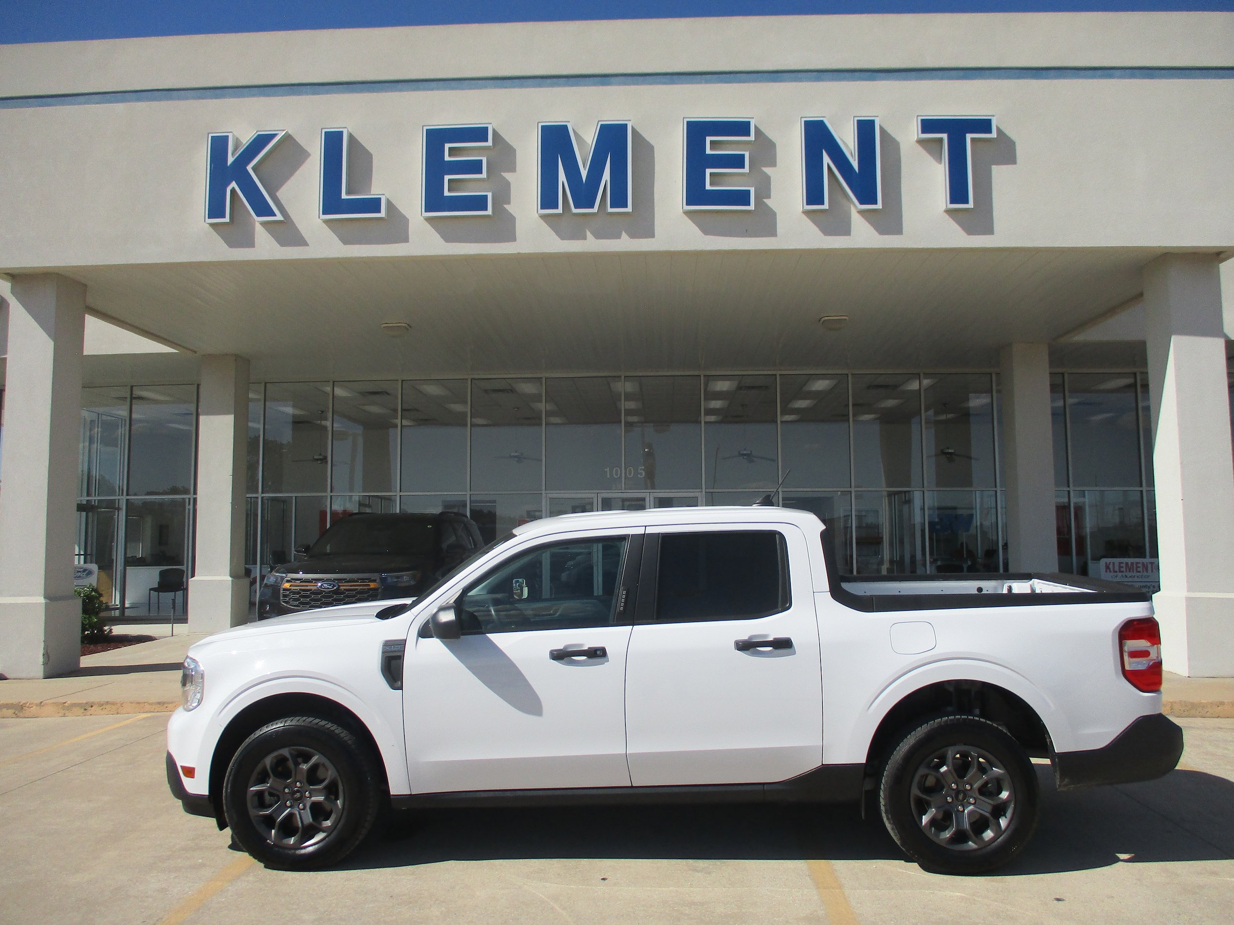 Used 2023 Ford Maverick XLT FWD image 1