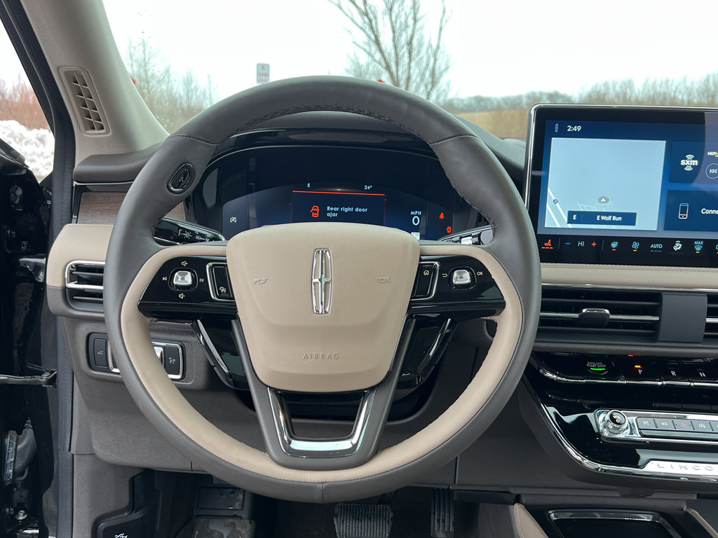 Used 2023 Lincoln Corsair Reserve w/ Equipment Group 202A image 32