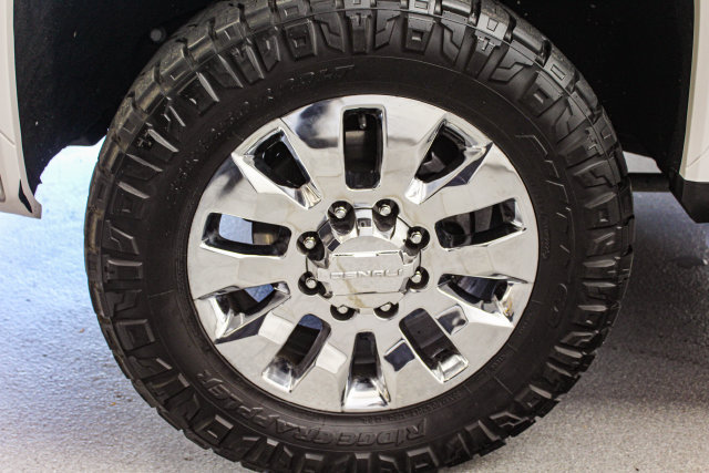 Used 2024 GMC Sierra 2500 Denali Ultimate AWD/4WD image 32