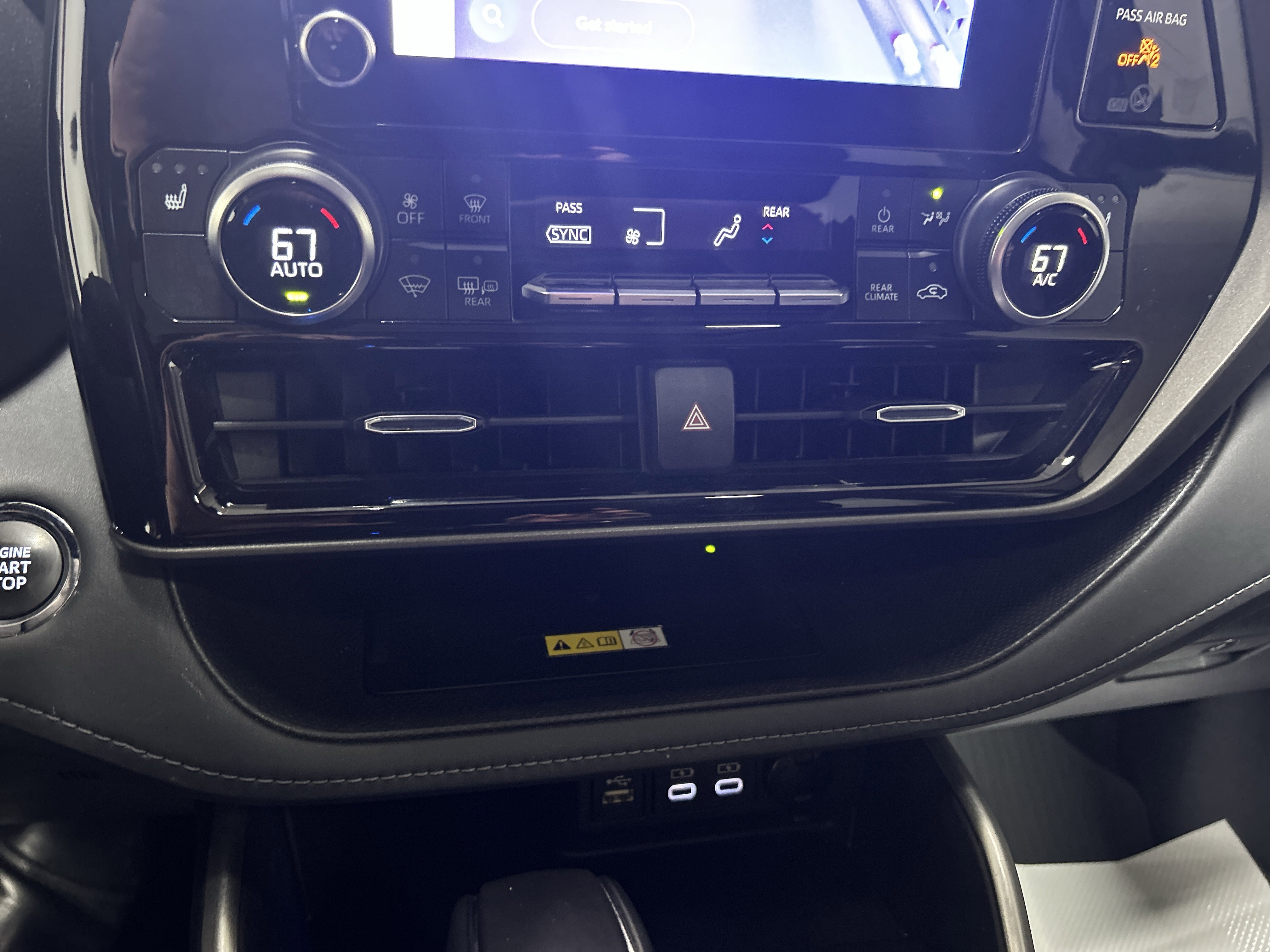 Used 2023 Toyota Highlander XLE image 22