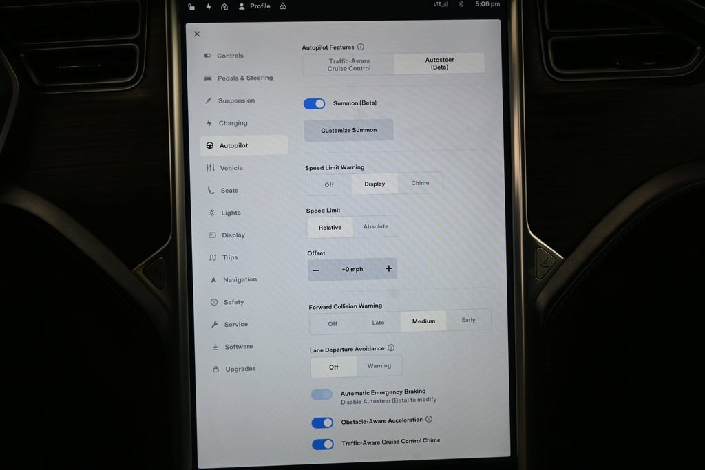 Used 2016 Tesla Model X 75D AWD/4WD image 28