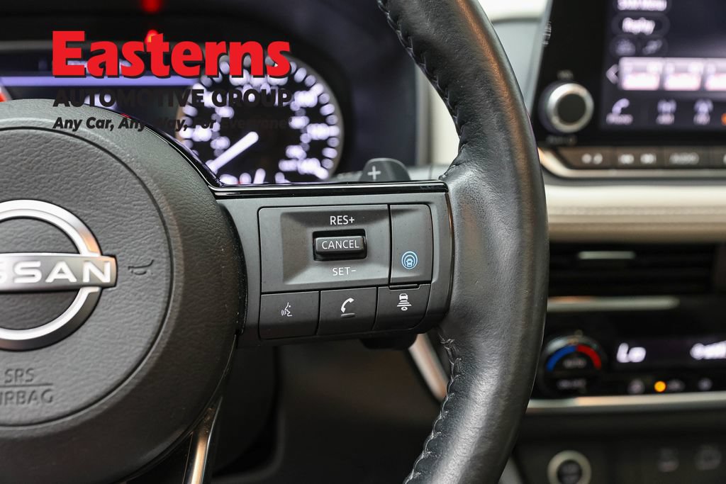 Used 2023 Nissan Rogue SV w/ SV Premium Package AWD/4WD image 16