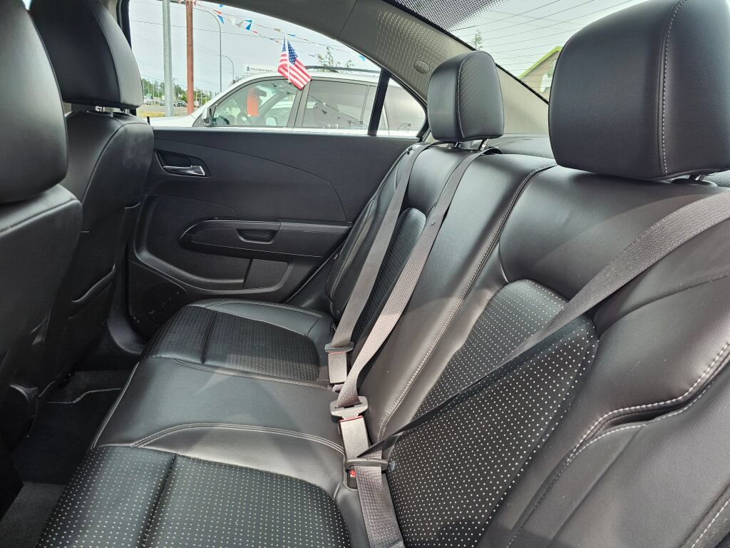 Used 2019 Chevrolet Sonic Premier FWD image 21
