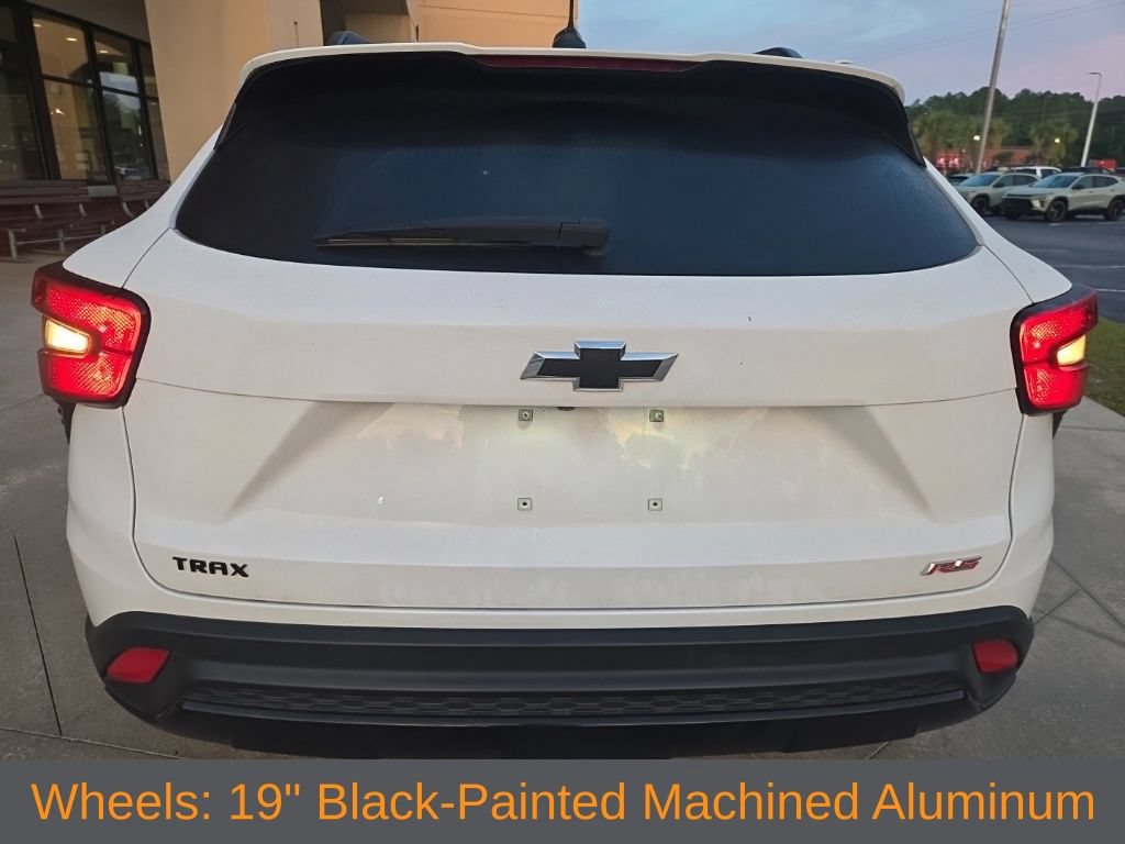 Used 2025 Chevrolet Trax RS FWD image 5