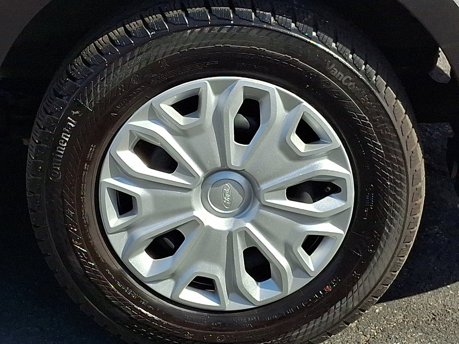 Used 2024 Ford Transit 350 XLT image 8