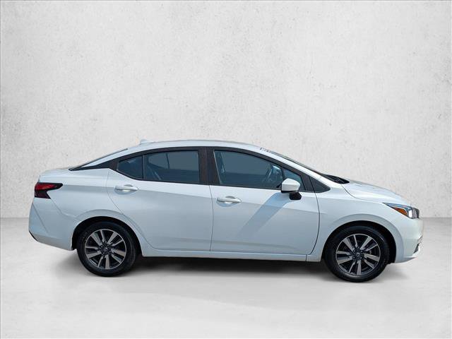 Used 2022 Nissan Versa SV FWD image 4