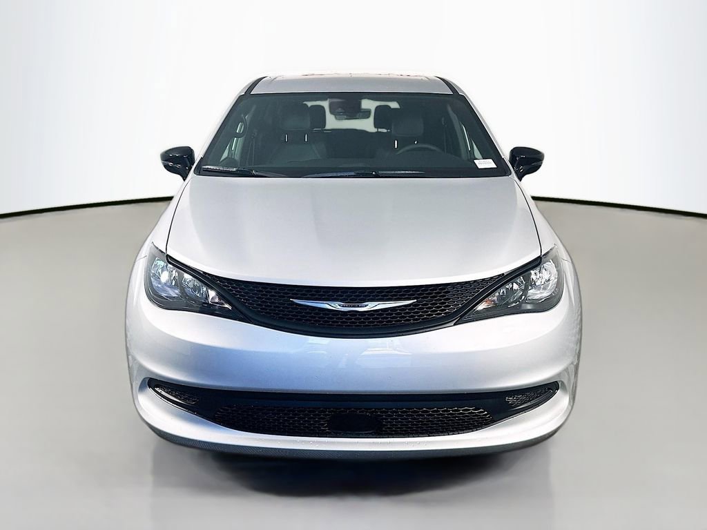 New 2026 Chrysler Voyager LX image 2