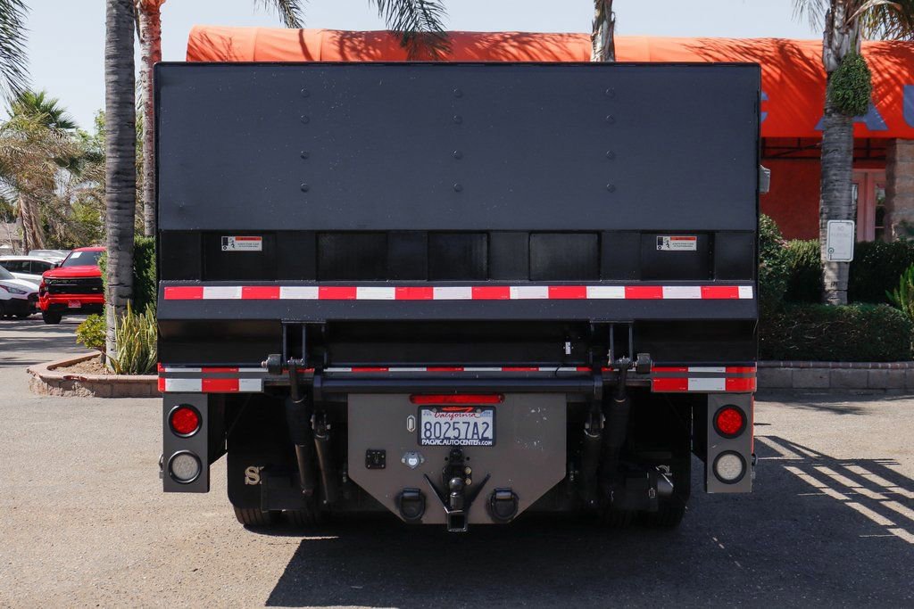 Used 2016 Ford F550 4x4 Crew Cab Super Duty w/ XLT Interior Package image 8