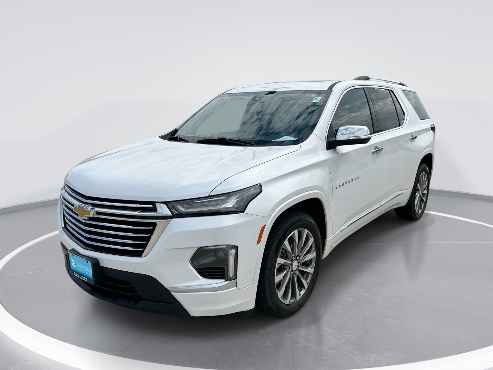 Used 2022 Chevrolet Traverse Premier w/ LPO, Floor Liner Package AWD/4WD image 1