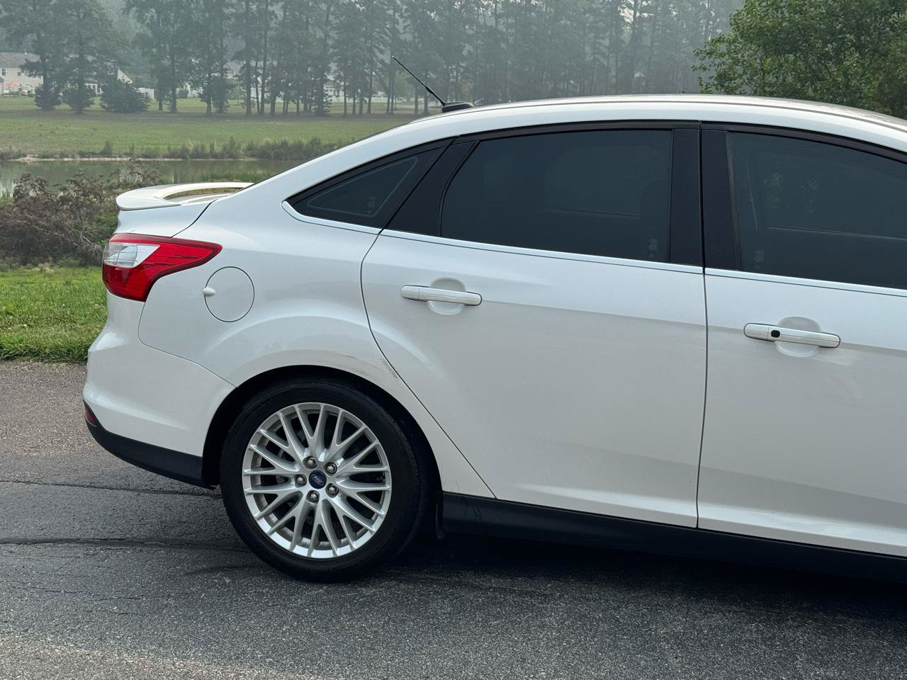 Used 2014 Ford Focus Titanium FWD image 26