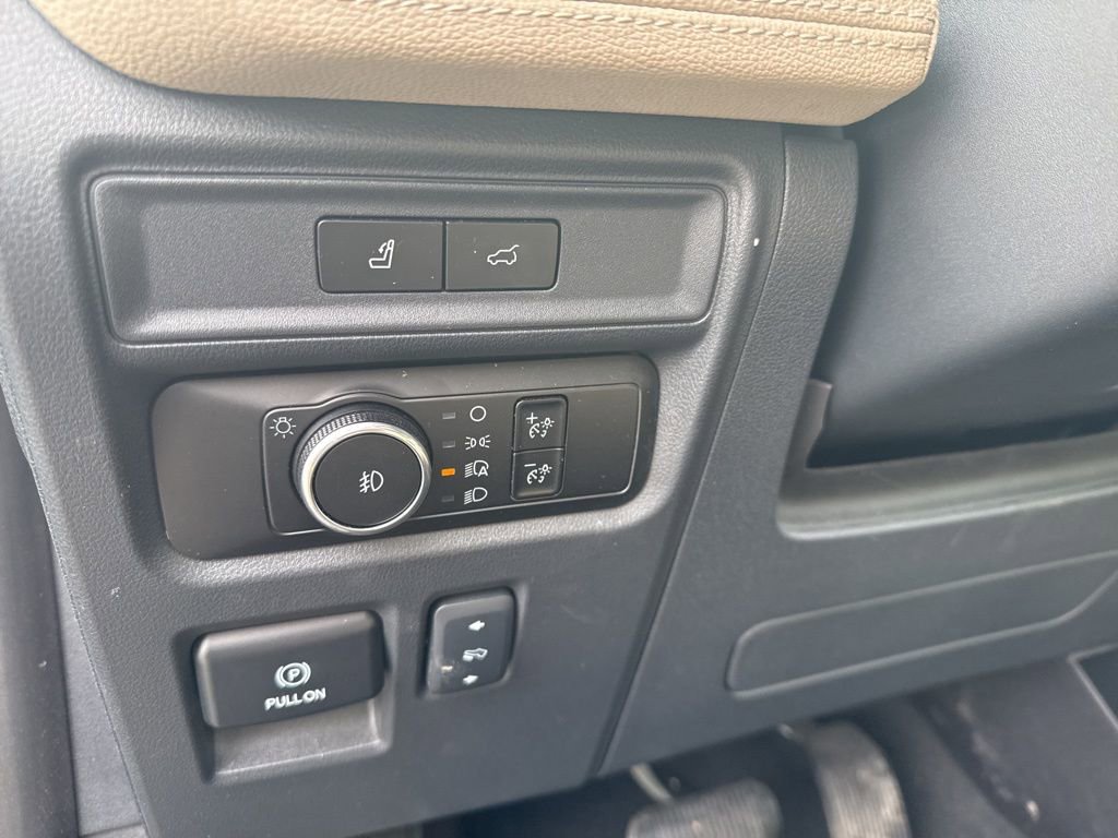 Used 2024 Ford Expedition Max Limited image 14