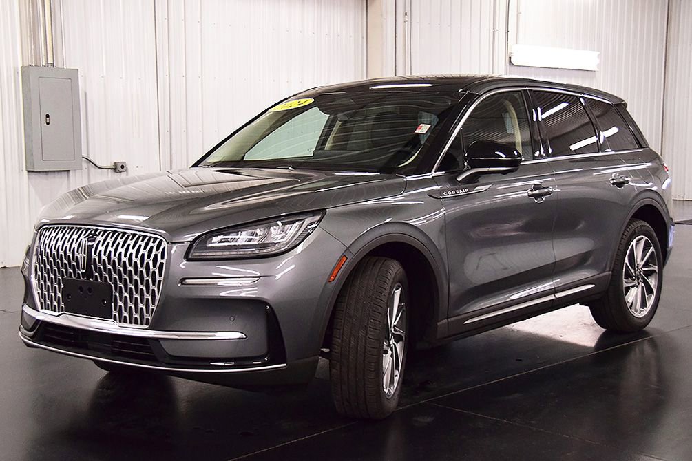 Used 2024 Lincoln Corsair AWD w/ Equipment Group 101A image 3