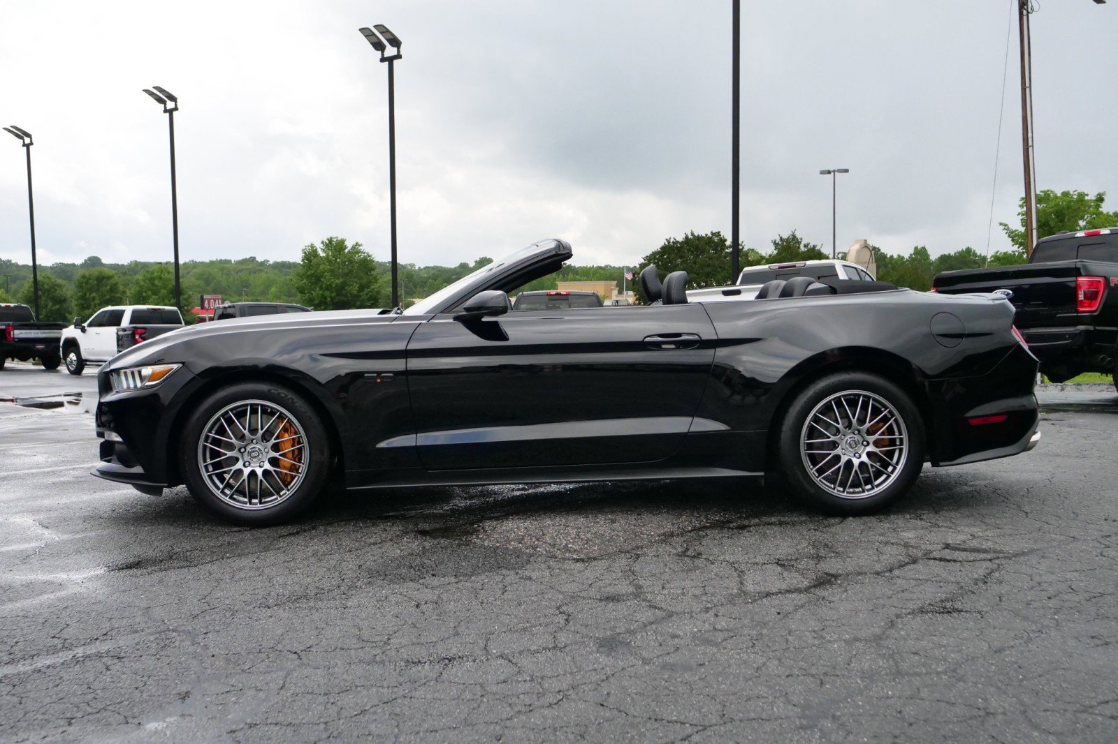 Used 2016 Ford Mustang GT Premium RWD image 16