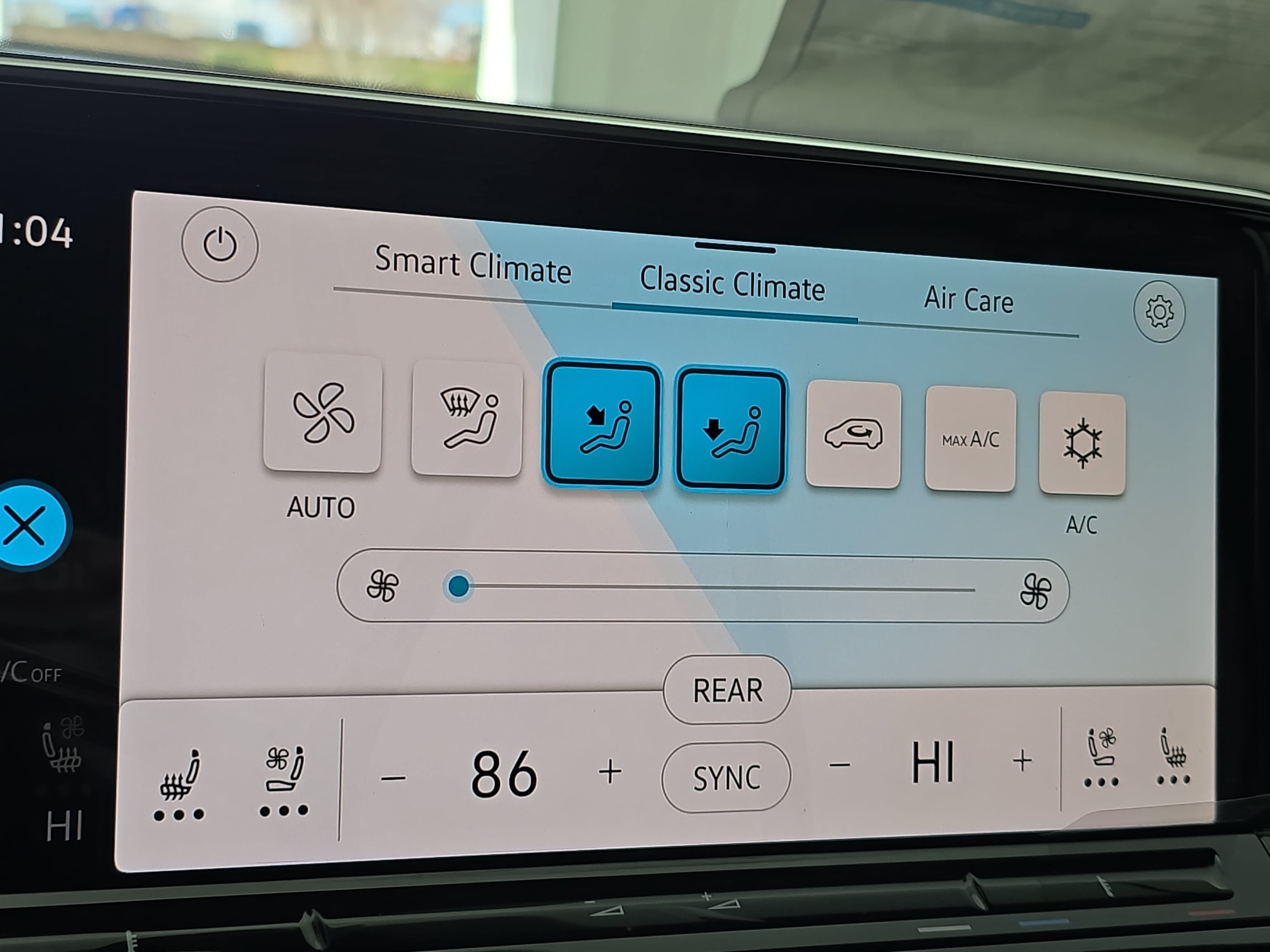 New 2026 Volkswagen Atlas SE FWD image 25