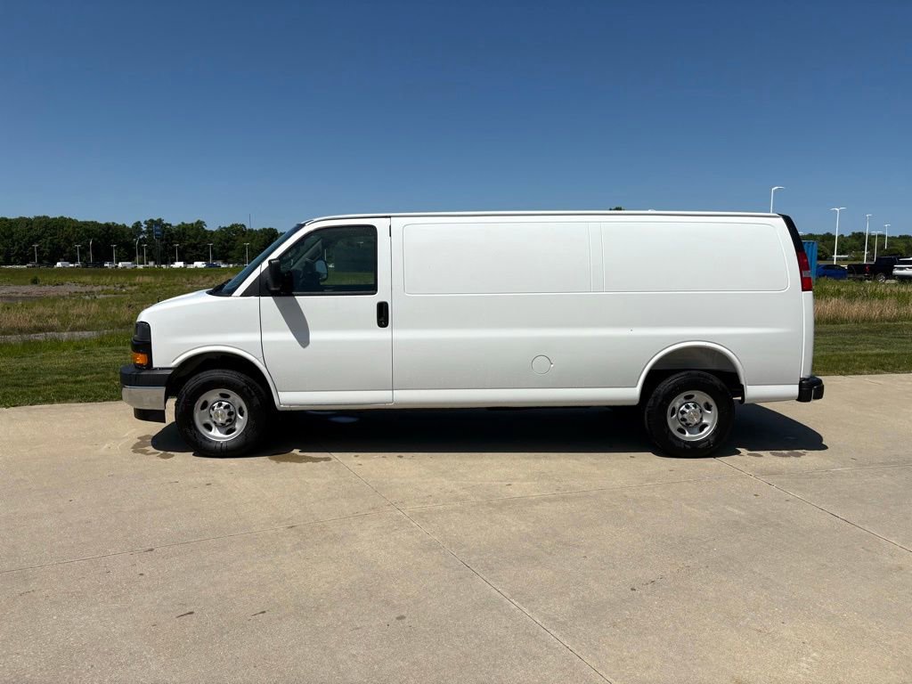 New 2026 Chevrolet Express 3500 Extended w/ Driver Convenience Package RWD image 6
