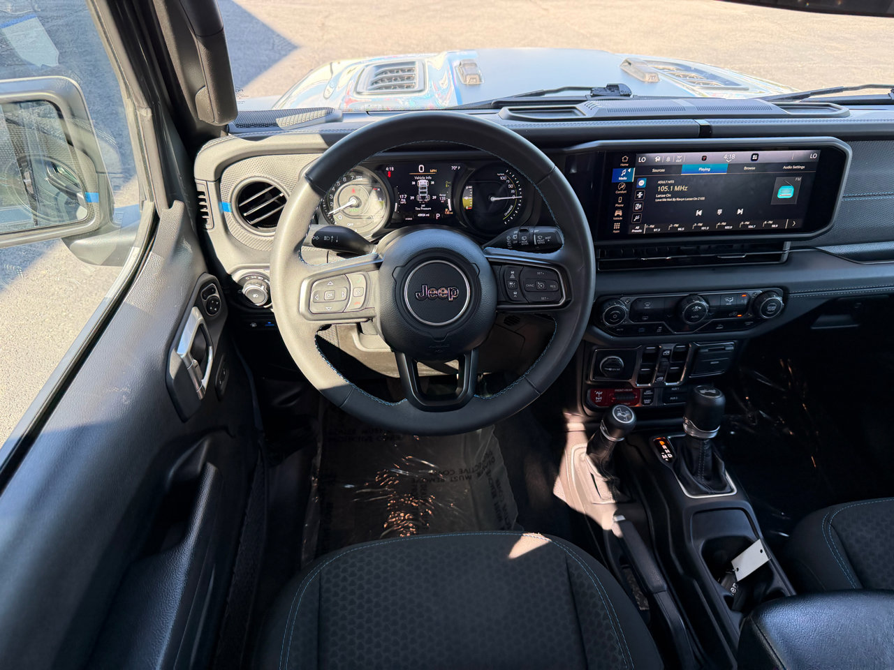 Used 2024 Jeep Wrangler Unlimited Rubicon 4xe image 15