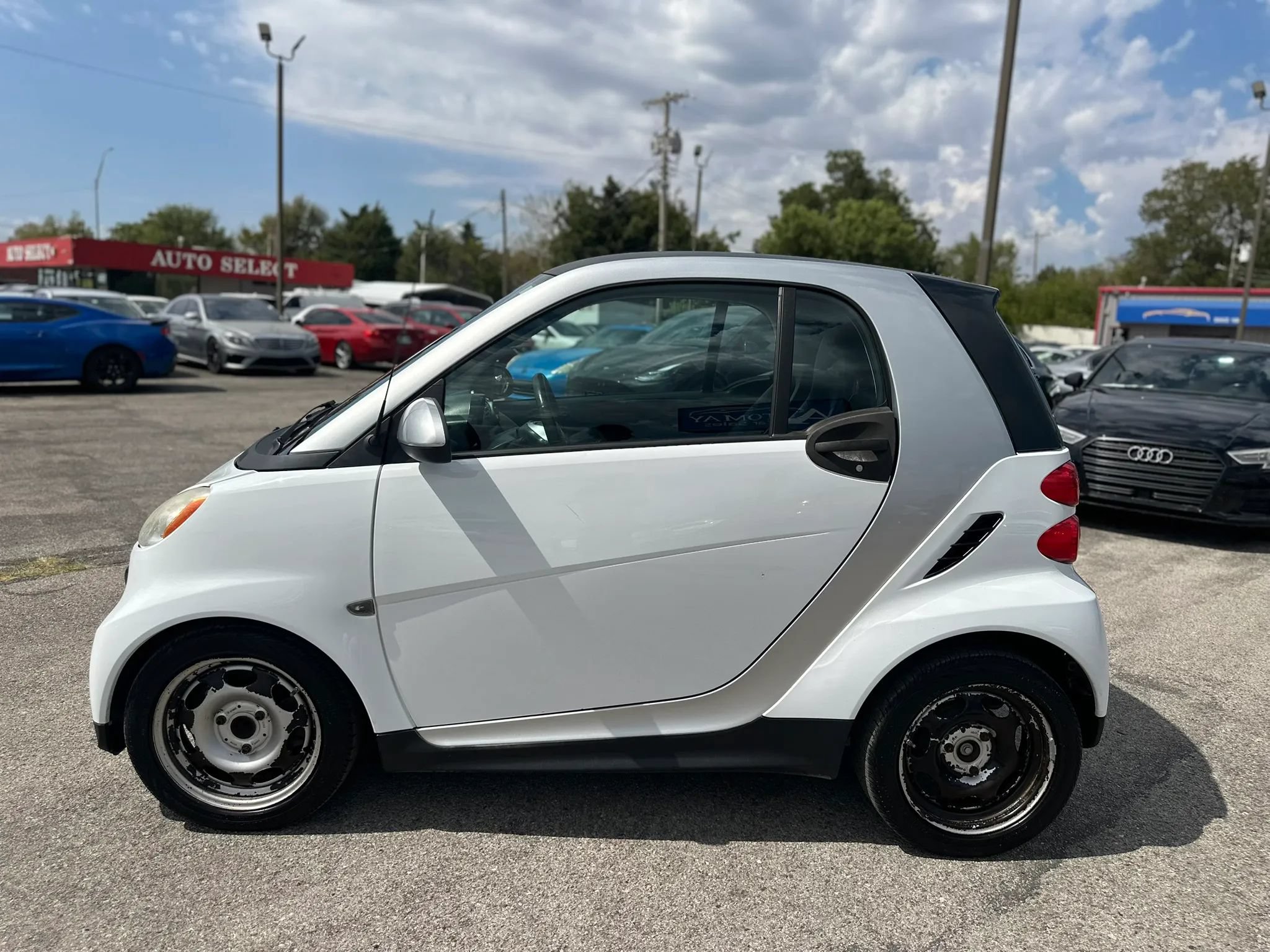 Used 2015 smart fortwo pure RWD image 9