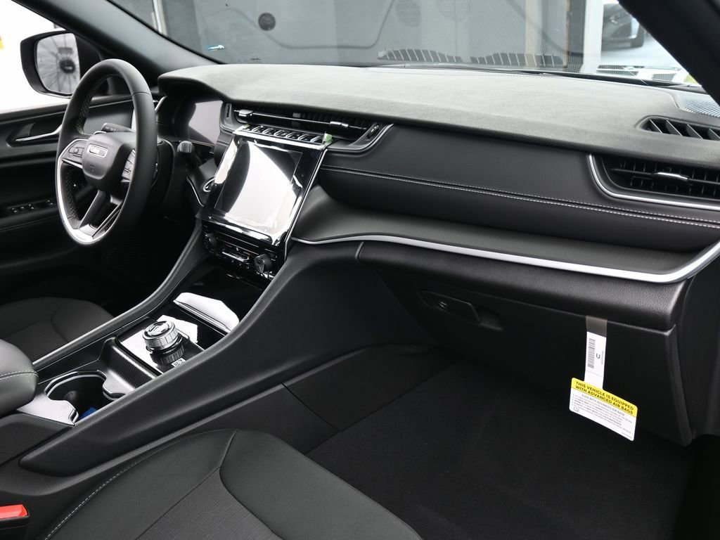 New 2026 Jeep Grand Cherokee L Laredo image 43