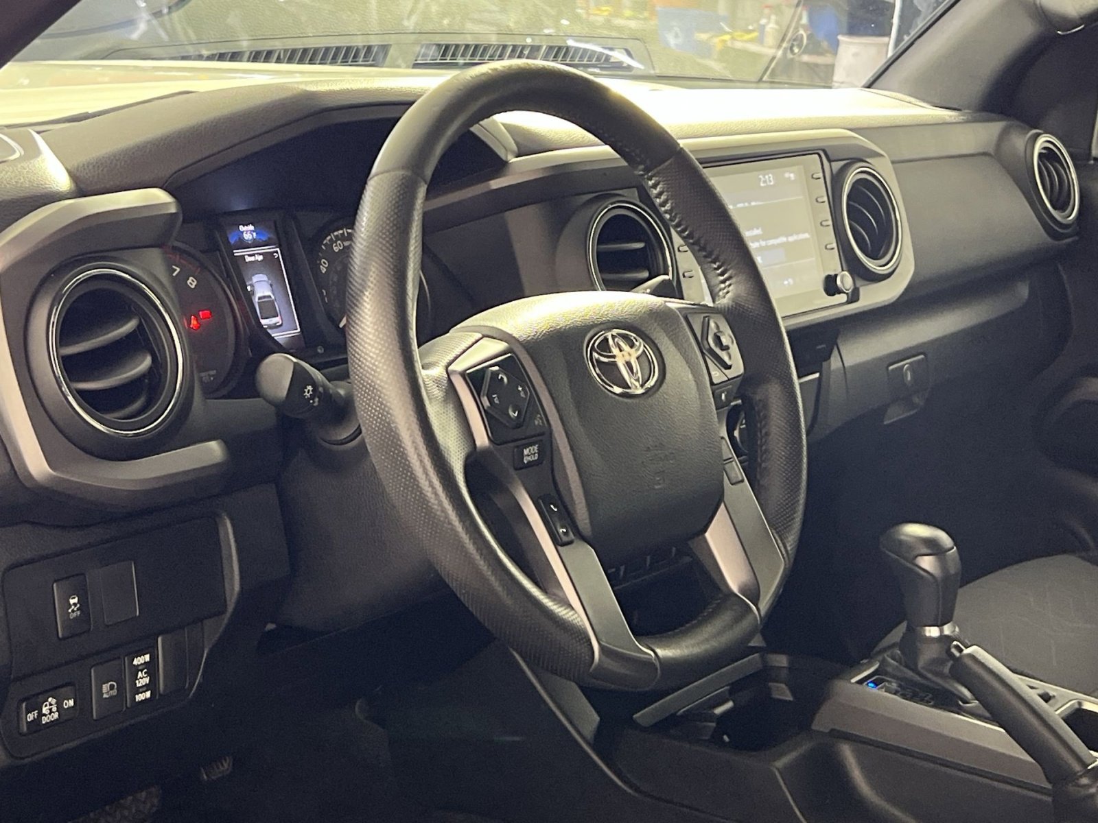 Used 2021 Toyota Tacoma TRD Off-Road w/ Technology Package image 15