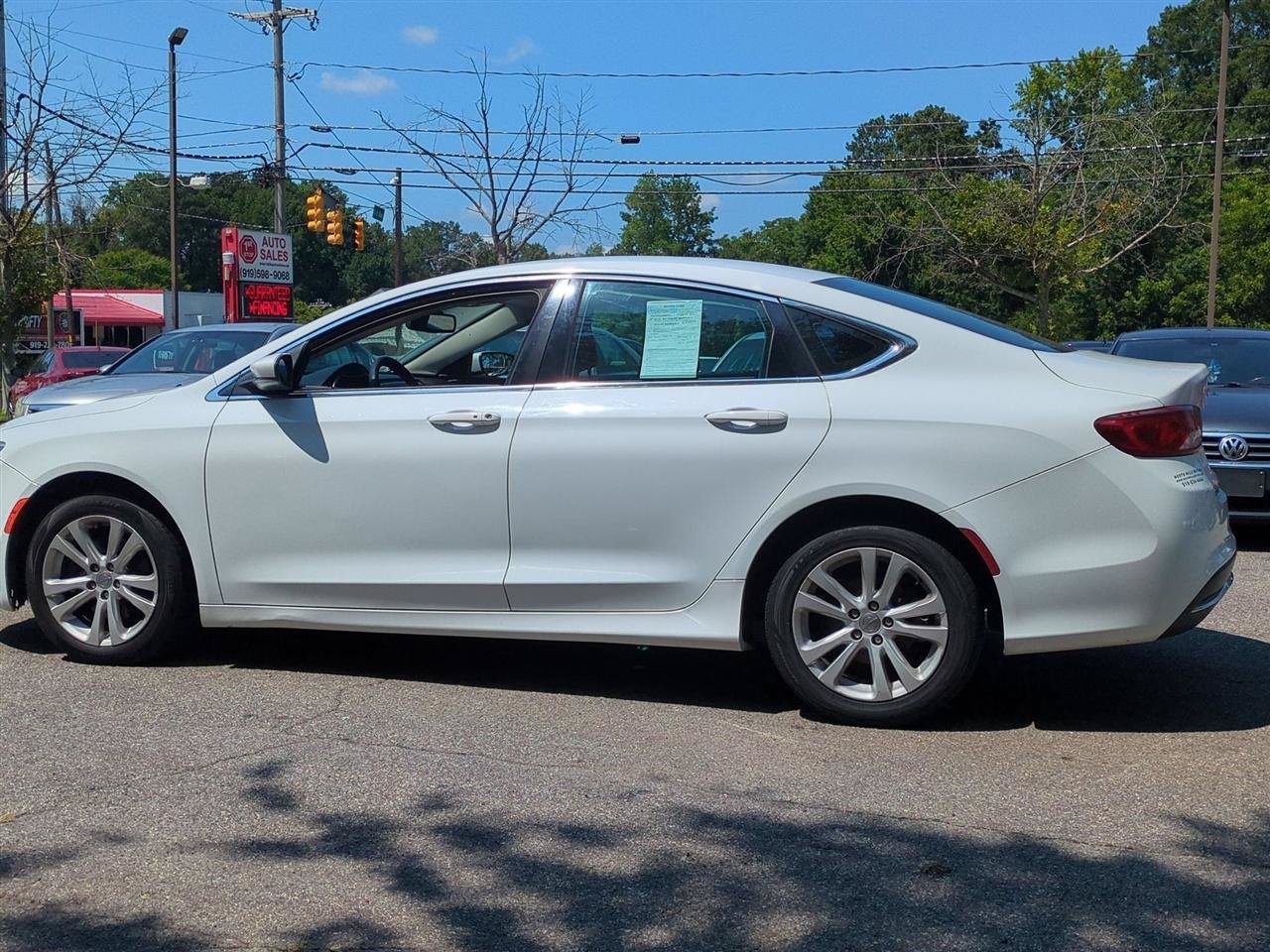 Used 2015 Chrysler 200 Limited FWD image 6