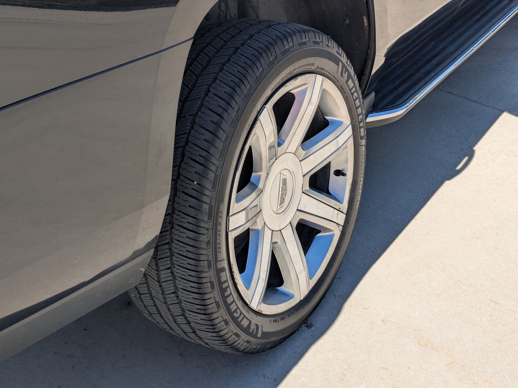 Used 2019 Cadillac Escalade Luxury AWD/4WD image 12