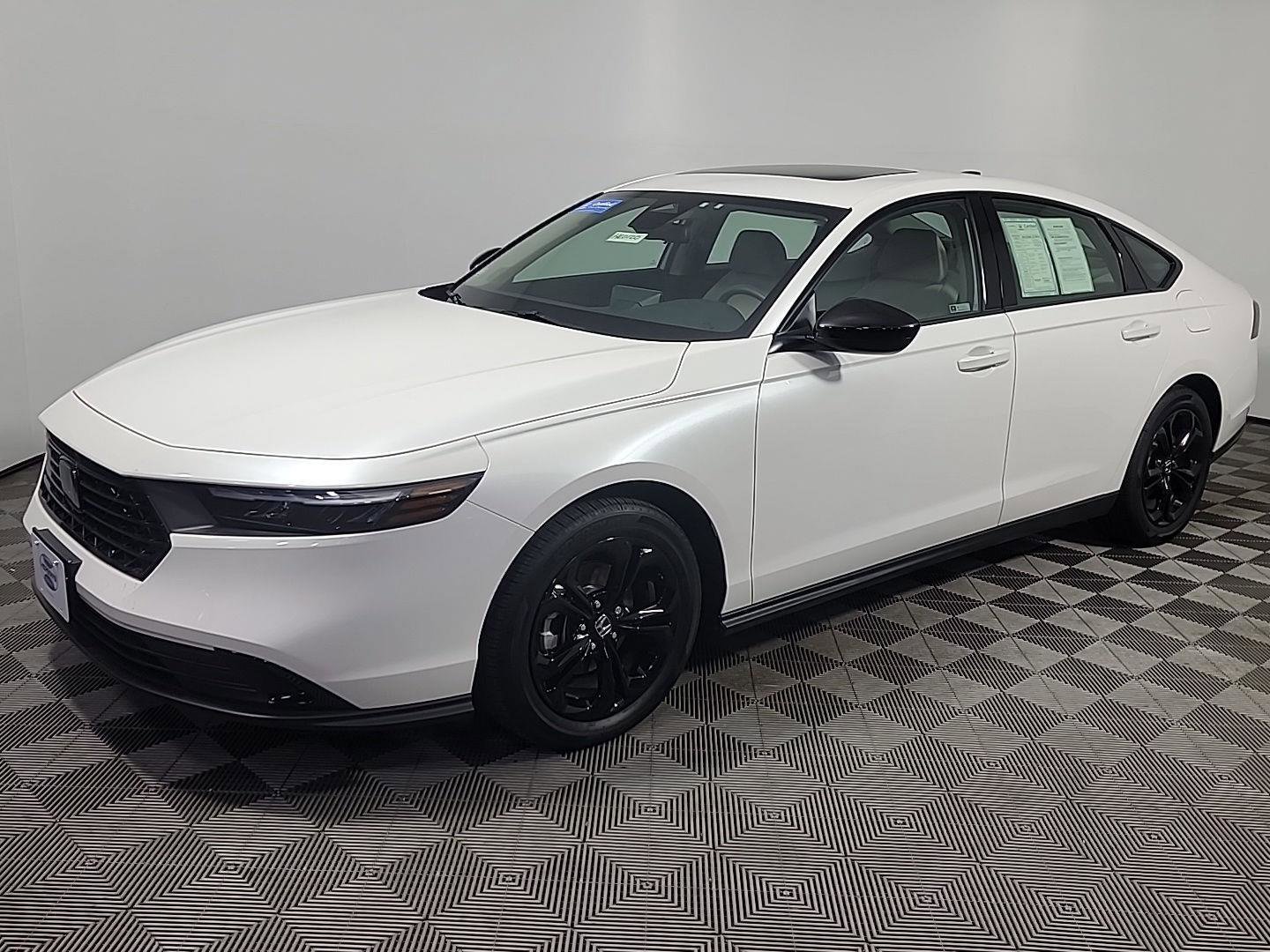 Certified 2025 Honda Accord SE image 11