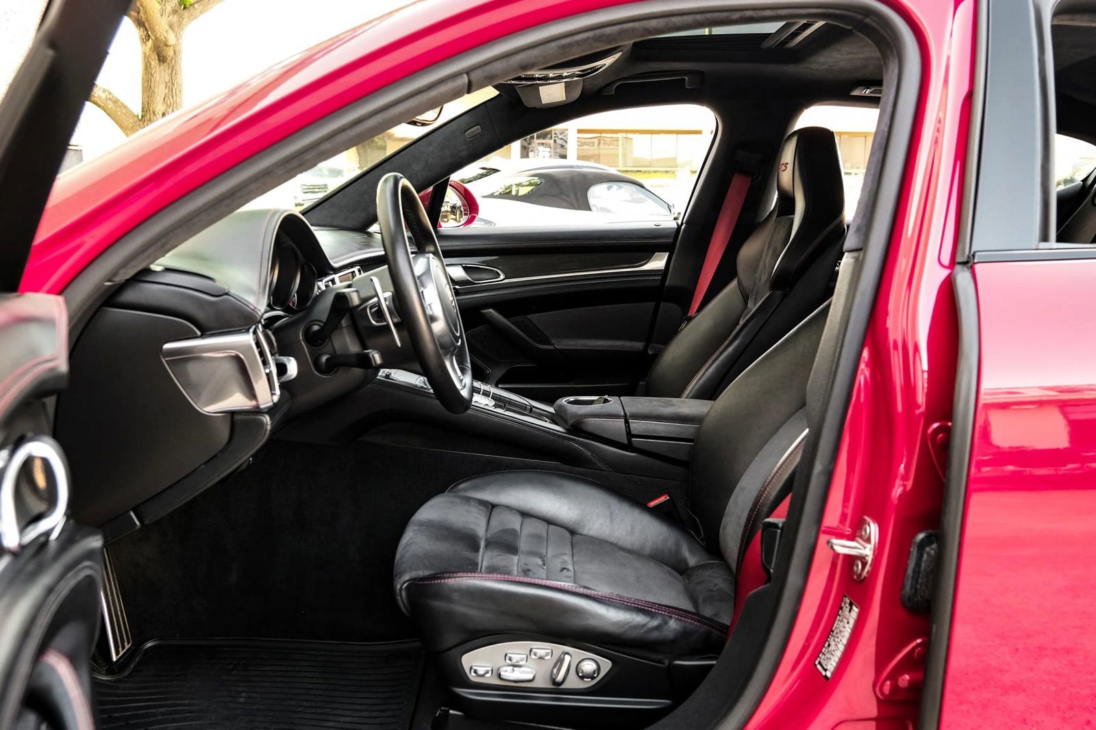 Used 2013 Porsche Panamera GTS image 3