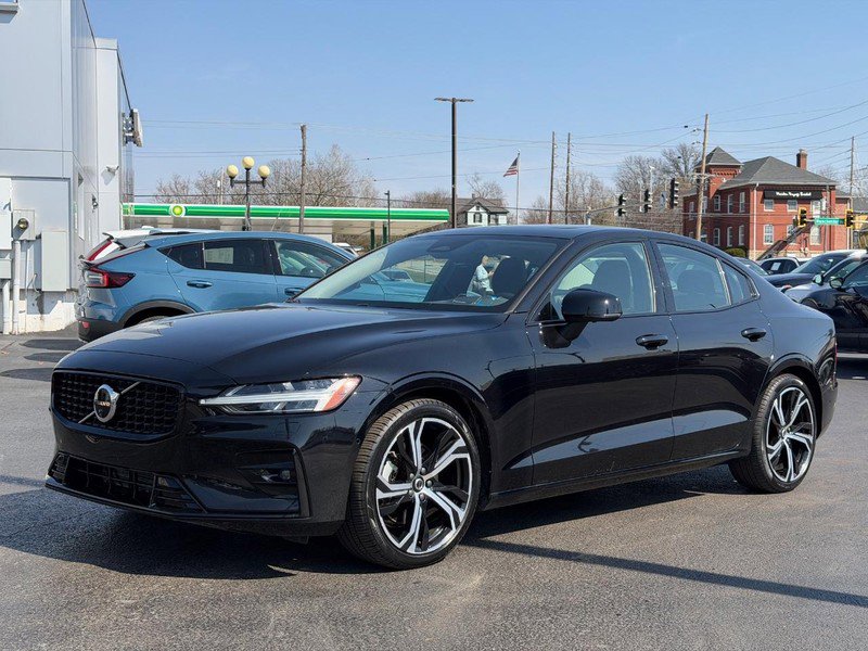 Certified 2025 Volvo S60 B5 Plus image 10