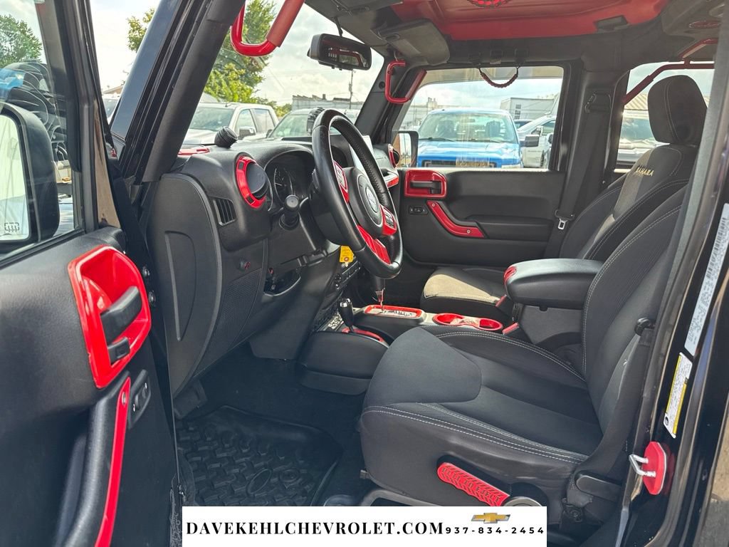 Used 2015 Jeep Wrangler Unlimited Sahara AWD/4WD image 14