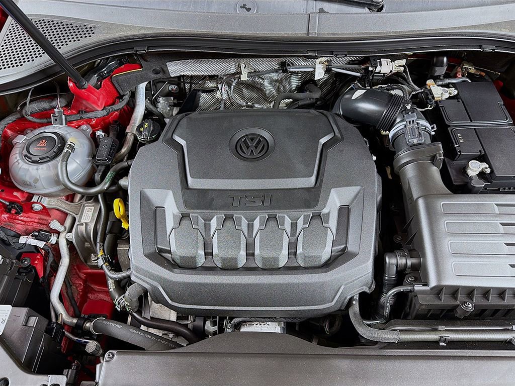 Used 2024 Volkswagen Tiguan SE R-Line image 16