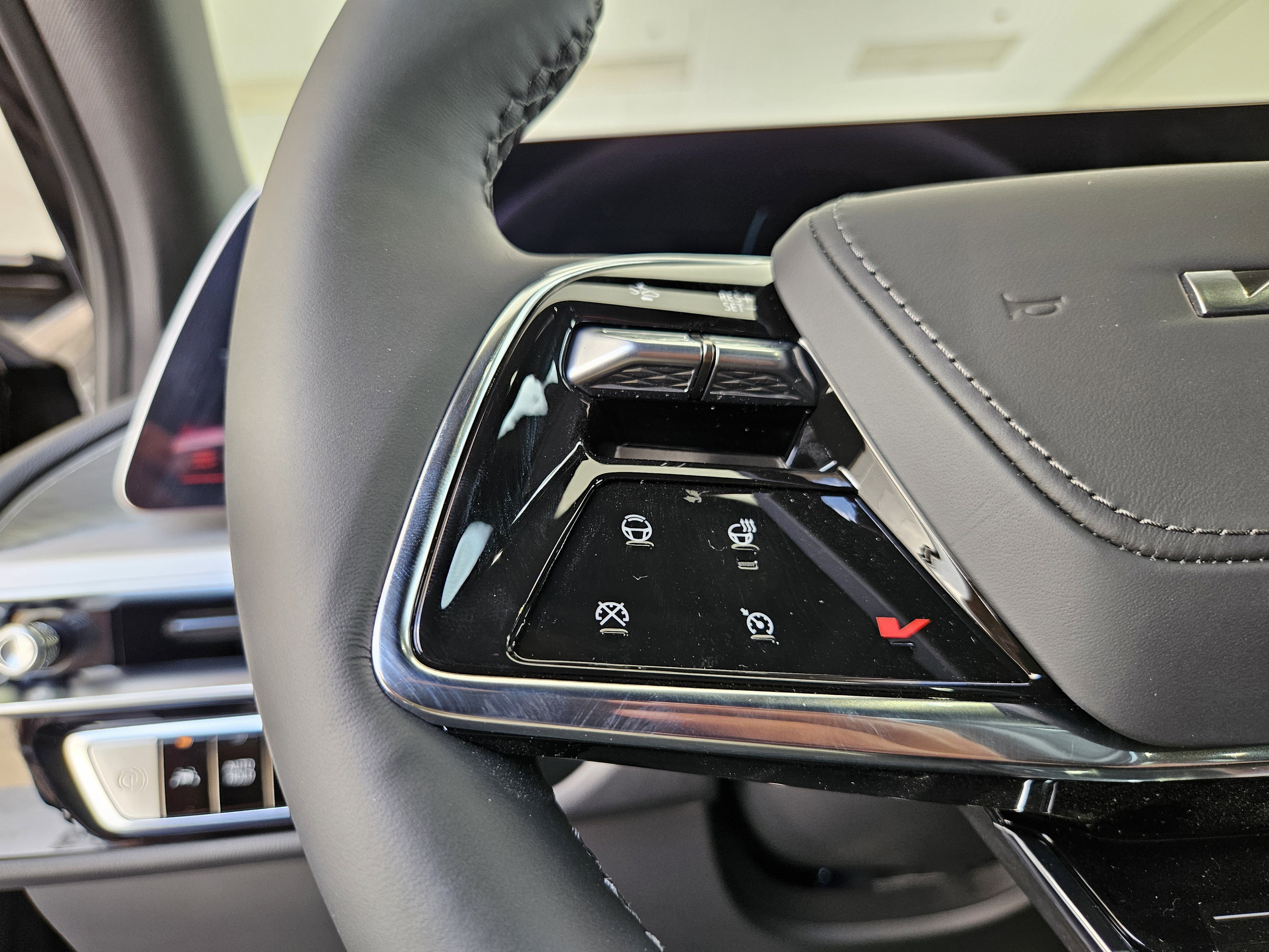 New 2026 Cadillac Lyriq V w/ Exterior Carbon Fiber Package image 31