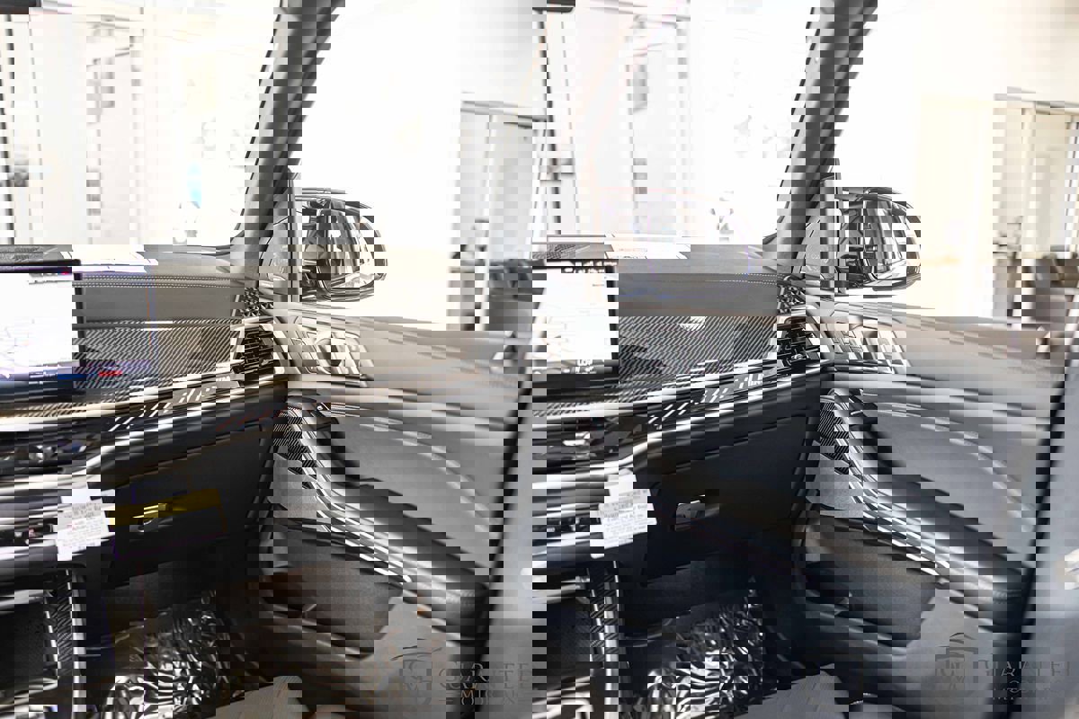 Used 2025 BMW X5 M60i image 42