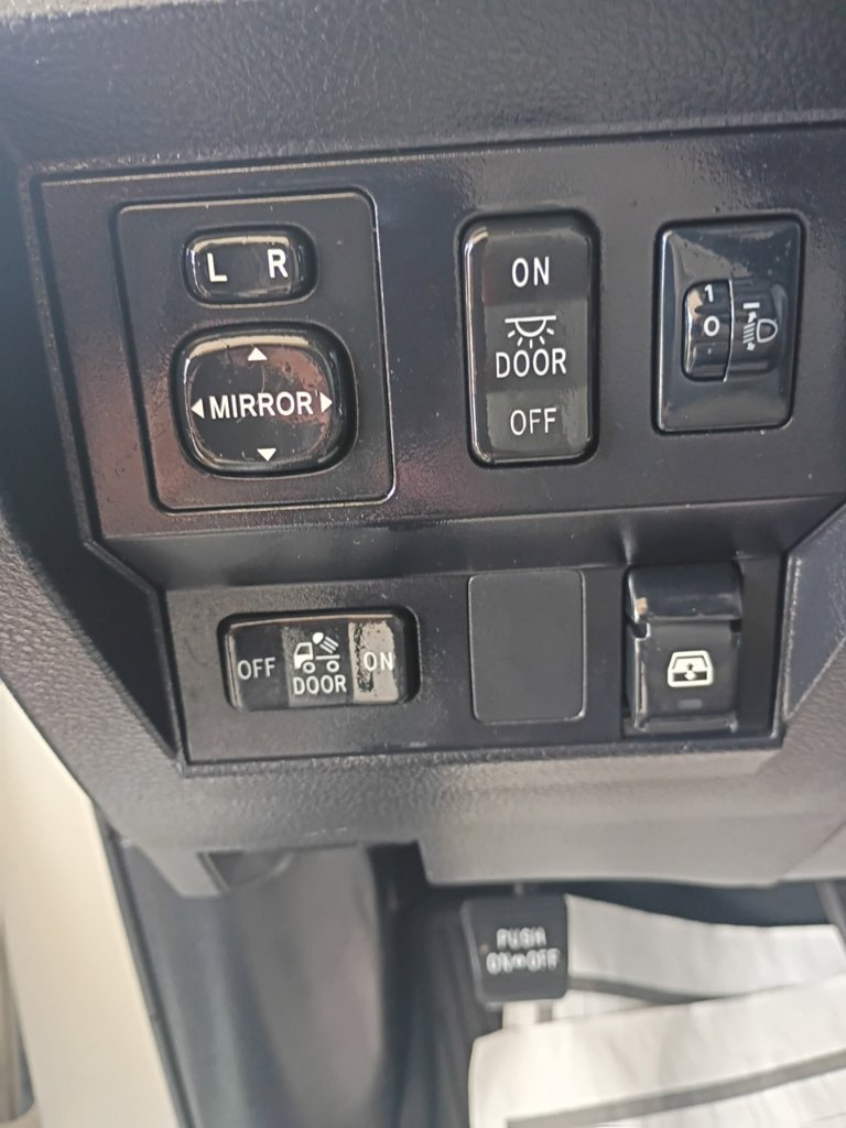 Used 2016 Toyota Tundra SR5 w/ SR5 Upgrade Package RWD image 19