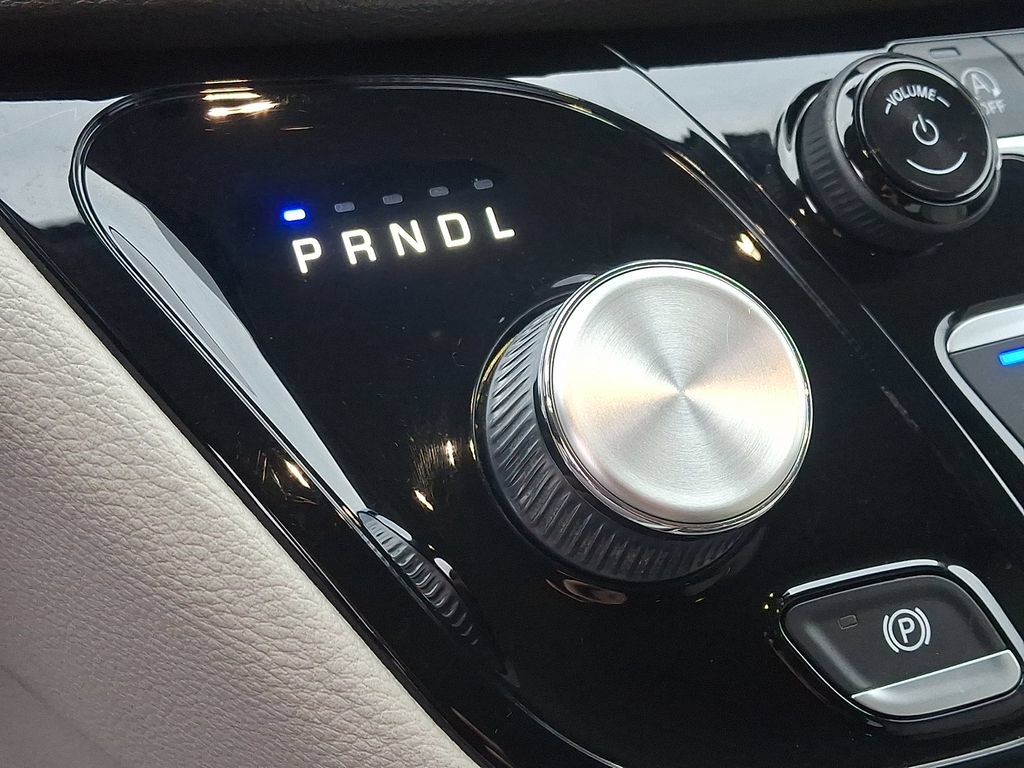 Used 2021 Chrysler Pacifica Touring-L FWD image 15