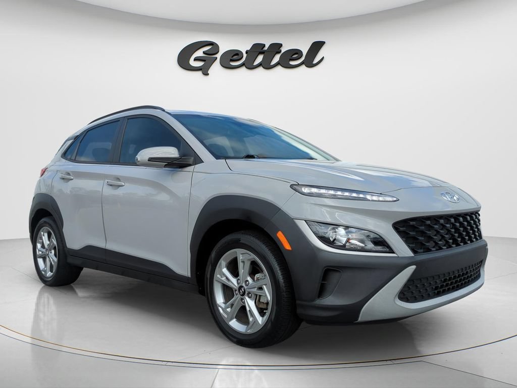 Used 2023 Hyundai Kona SEL w/ Cargo Package FWD image 3