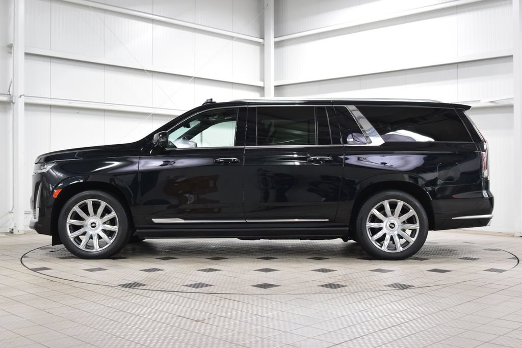 Used 2024 Cadillac Escalade ESV Premium Luxury Platinum AWD/4WD image 4