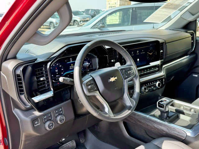 Used 2024 Chevrolet Silverado 1500 LTZ AWD/4WD image 16